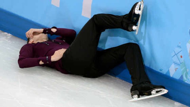 Sotchi 2014 : L'énorme chute de Jeremy Abbott en patinage artistique