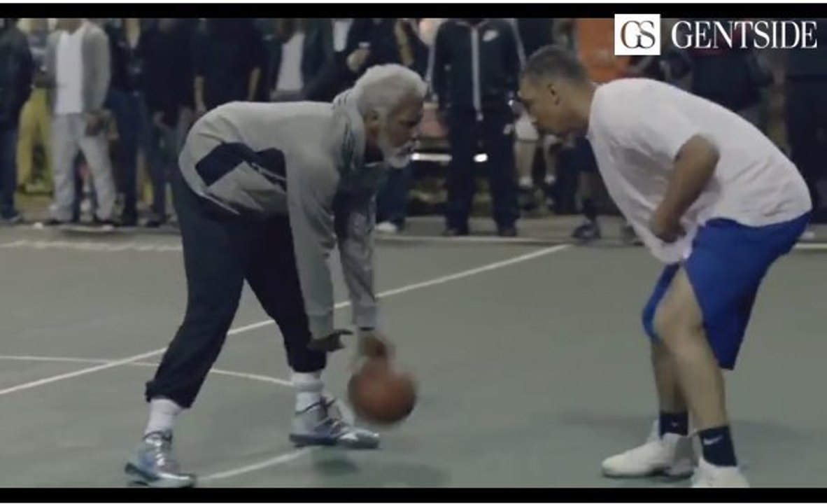 Basket : Ce grand-père va vous impressionner avec ses dribbles ahurissants et ses paniers incroyables