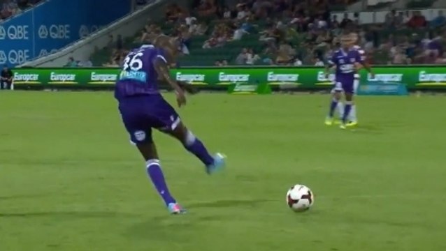 L'énorme boulette de William Gallas avec Perth Glory en Australie