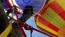 Highline : Il bat le record du monde sur un câble entre deux montgolfières à 1200 mètres d'altitude !