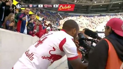 Thierry Henry invente une nouvelle célébration après un but avec les New York Red Bulls