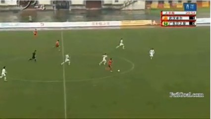 Un but incroyable du milieu de terrain après un bijou de contrôle orienté en D2 chinoise