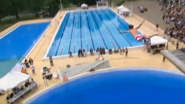 Découvrez le dodsing, le concours de plongeon le plus drôle et le plus fou du monde