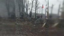 Rusya Mariupol'de yine yerleşim yerlerini vurdu