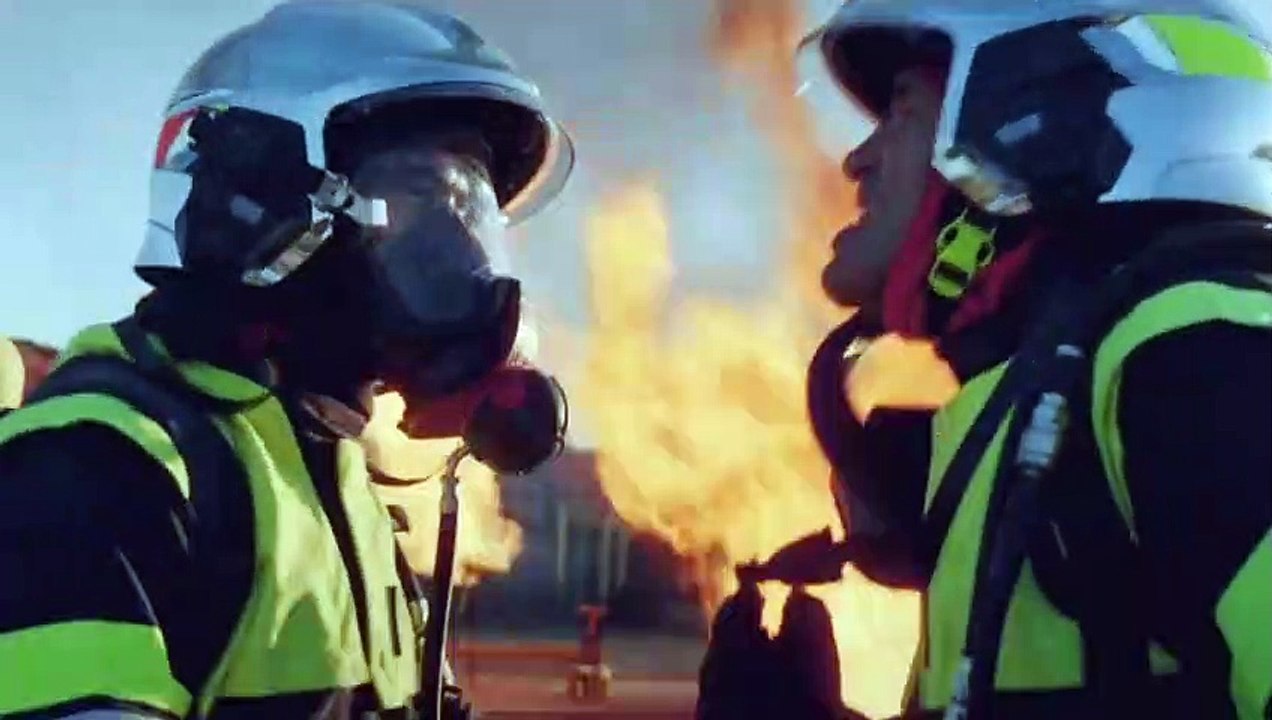 Plus belle la vie : [Indiscrétion] - Baptiste brave les flammes pour Justine