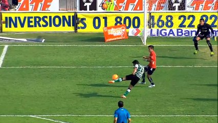 Le superbe but en reprise de volée d'Alonso Escoboza après un bel enchaînement au Mexique