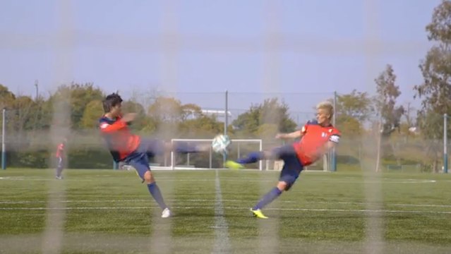 Le tir jumeau , un but à la Olive et Tom par deux joueurs du Cerezo Osaka