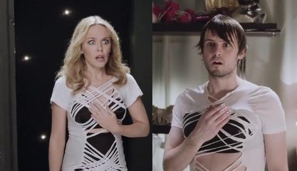 Kylie Minogue se fait voler la vedette dans une pub pour un jeu vidéo