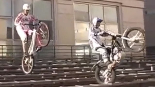 VTT VS Moto: Un battle de trial à couper le souffle !