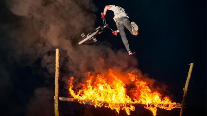 BMX : Dan Miler joue avec le feu en sautant au dessus des flammes