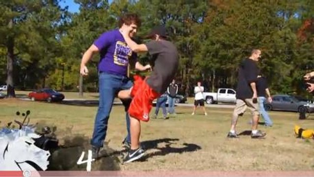 Découvrez une tentative de record du monde de coups de pieds dans les testicules en vidéo
