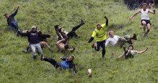 Découvrez le Cheese Rolling, le sport le plus bête du monde