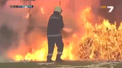 Des supporters bulgares mettent le feu au stade pendant la finale de Coupe de Bulgarie