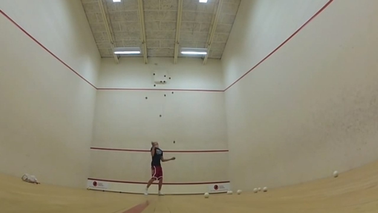 Découvrez Alex Barron, le meilleur jongleur du monde