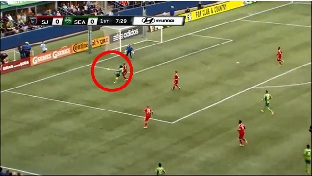 Le but sur un lob génial d'Obafémi Martins aux Etats-Unis