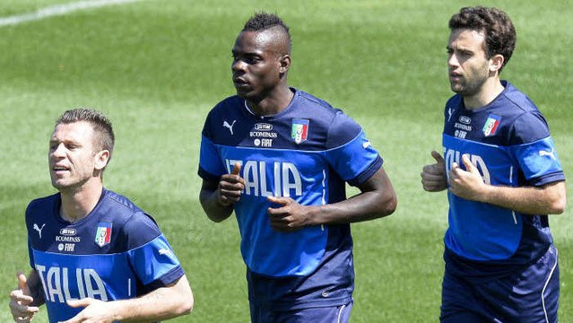 Racisme : Mario Balotelli insulté de nègre de merde à l'entraînement avec l'Italie