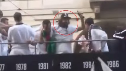 Andrea Pirlo complètement ivre en fêtant le titre de la Juventus Turin