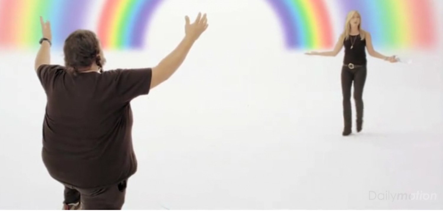 Jennifer Aniston dans une publicité pour Smartwater en vidéo