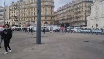 Le Vieux-Port bloqué par l'opération escargot des forains