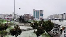 Beykoz'da kar yağışı aralıklarla etkili oluyor