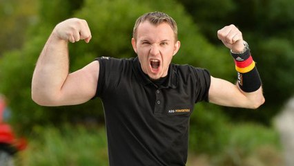 Découvrez Mathias Schlitte, le vrai Popeye champion de bras de fer