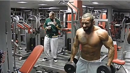 L'entraînement des bras monstrueux de Lazar Angelov