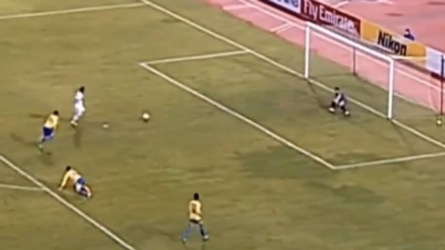 Top 5 des plus beaux ratés de l'année sur un terrain de foot