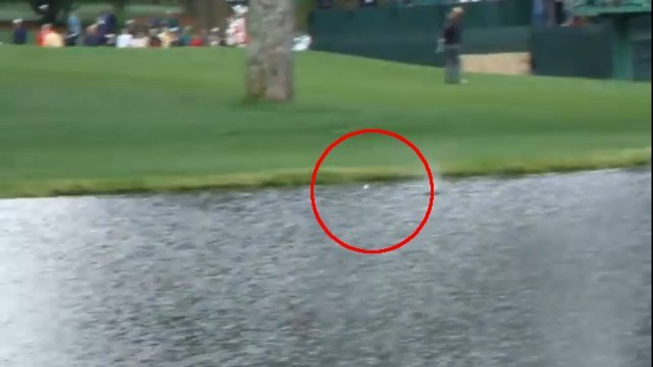Golf : Le trou en un le plus incroyable de l'histoire avec des ricochets sur l'eau