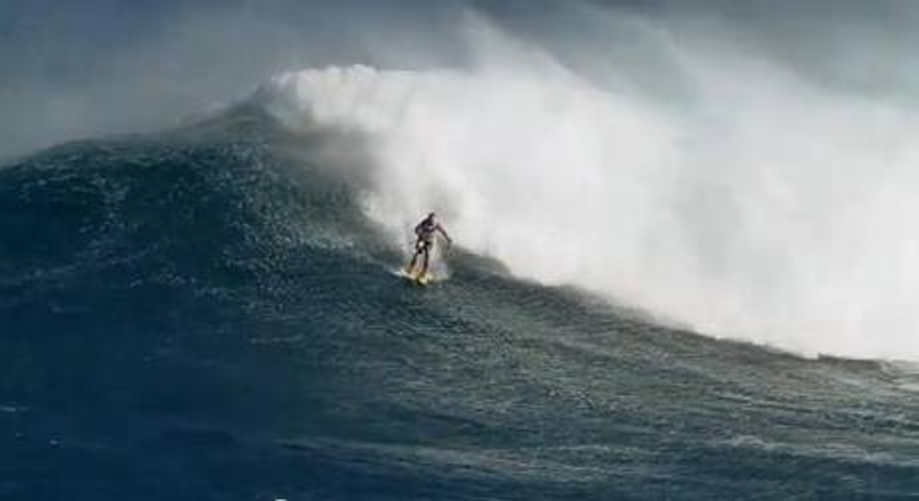 Chuck Patterson prend les vagues sur des skis
