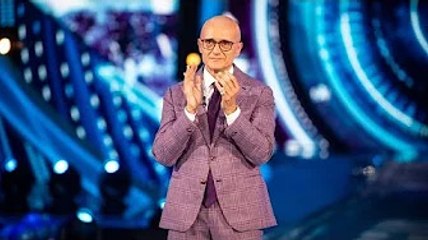 Alfonso Signorini pronto ad annunciare chi saranno i finalisti della sesta edizione del GF Vip Quest