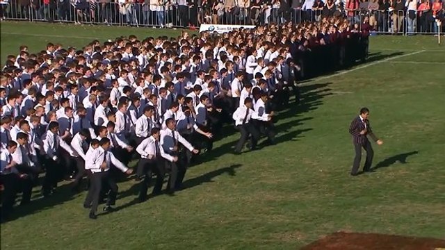 Des centaines d'étudiants réalisent un immense haka en Nouvelle-Zélande