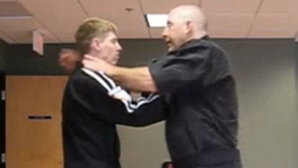 Kyusho-Jitsu : Un professeur met son élève KO en 1 seconde