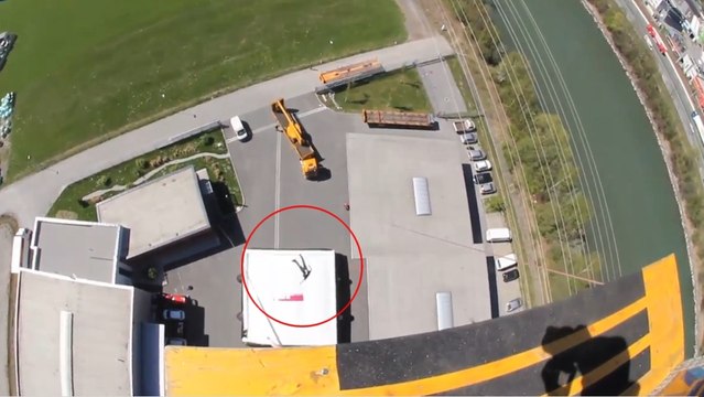 Des sauts de folie en chute libre de 55m de haut