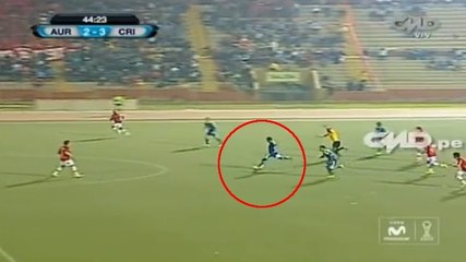 Un corner direct et un missile de 70 mètres, le doublé extraordinaire de Carlos Lobaton