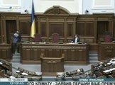 Le vice-président du Parlement ukrainien tente d'étrangler un député