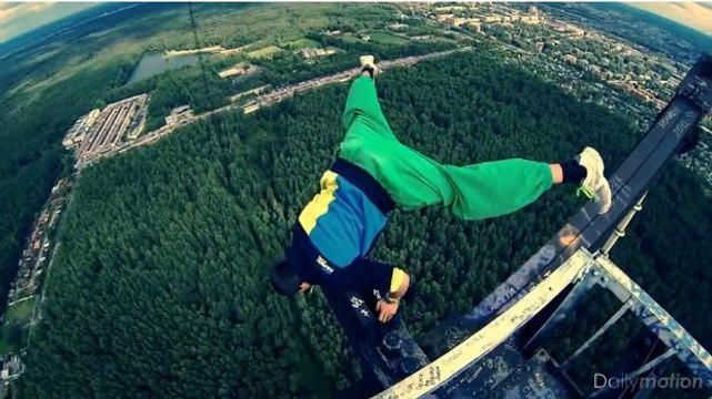 Extrême workout : Les cascades de folie d'Alexander Rosinov au-dessus du vide