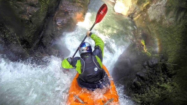 Kayak : Une chute vertigineuse de 40 mètres pour Rafa Ortiz