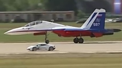 Une course étonnante entre un avion de chasse et une Lamborghini