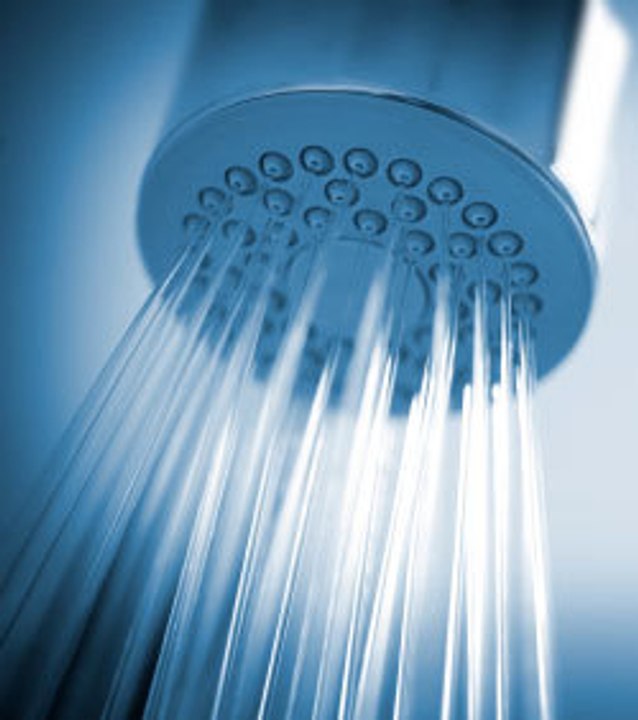 Dometti invente la douche sous les palmiers