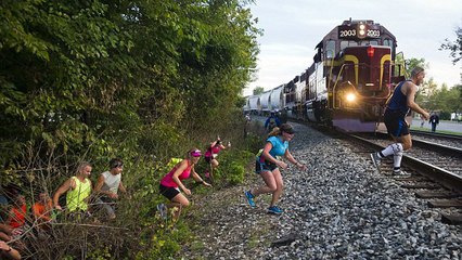 En plein marathon, ils manquent de se faire écraser par un train