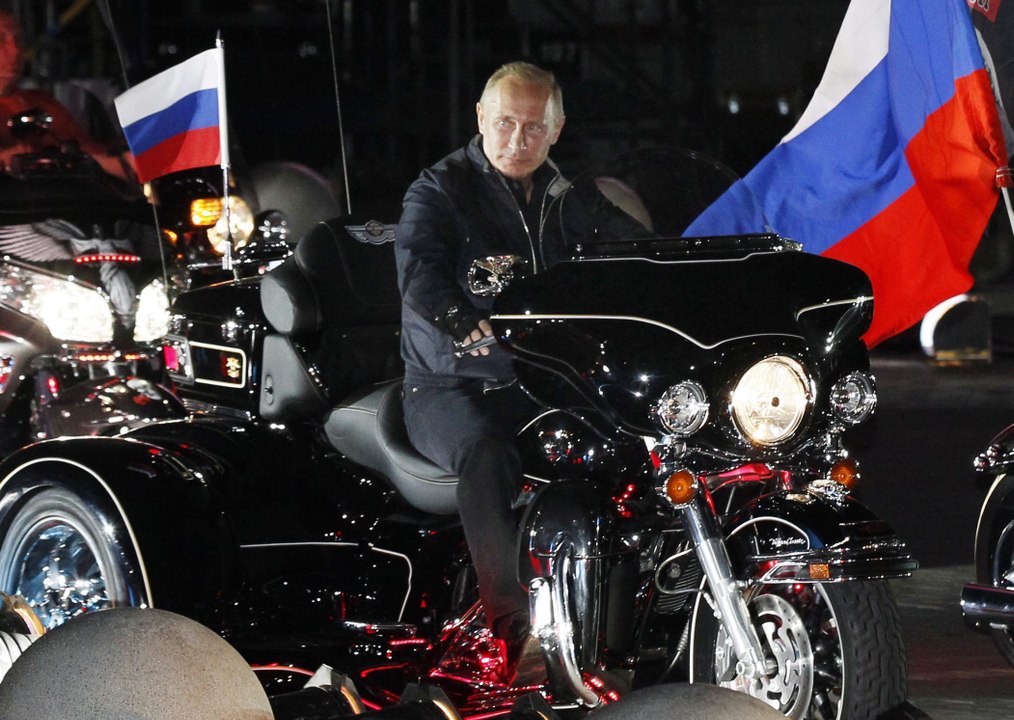 Découvrez Vladimir Poutine en Harley-Davidson