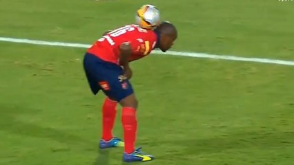 En plein match, il a chambré ses adversaires avec un dribble humiliant