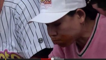 Elle avale 183 ailes de poulet en 12 minutes