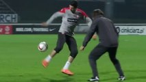 Freestyle : Robert Lewandowski fait des dribbles hallucinants