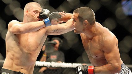 UFC : Le KO de Dan Henderson sur Michael Bisping d'un crochet énorme