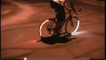 Un vélo aux roues lumineuses