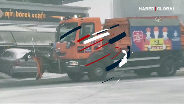 İstanbul'un birçok ilçesinde kar yağışı etkili oluyor