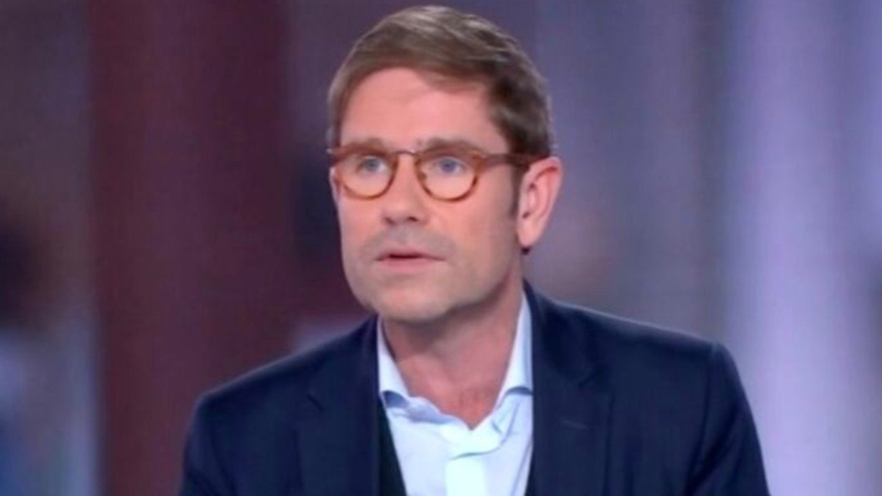 GALA VIDÉO - “Le masque chirurgical ne protège pas” : Gérald Kierzek fait une mise au point qui détonne