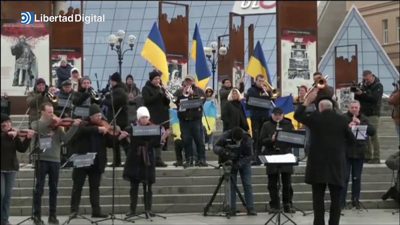La Orquesta Sinfónica interpreta el Himno de la Alegría en Kiev a la espera del asalto final de los rusos