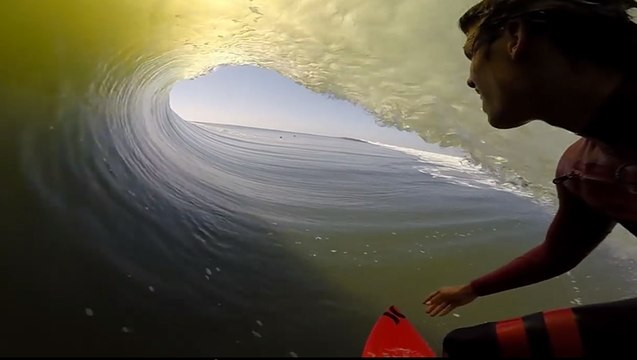 Surf : Koa Smith dompte une vague impressionnante de 27 secondes !